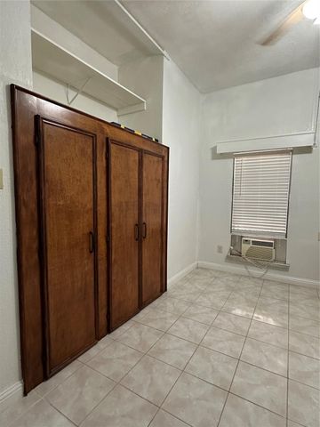 8250 Park Place Boulevard 303, Houston, TX 77017