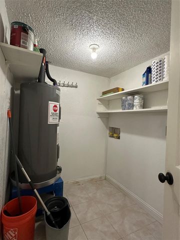 8250 Park Place Boulevard 303, Houston, TX 77017