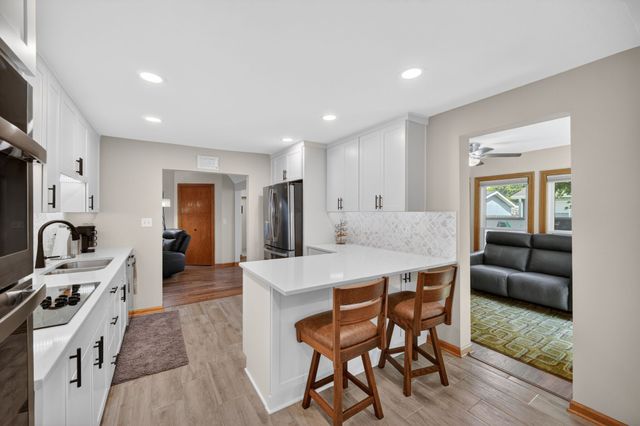 5536 NE 3rd Street, Des Moines, IA 50313