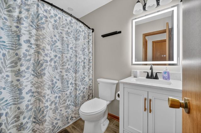 5536 NE 3rd Street, Des Moines, IA 50313