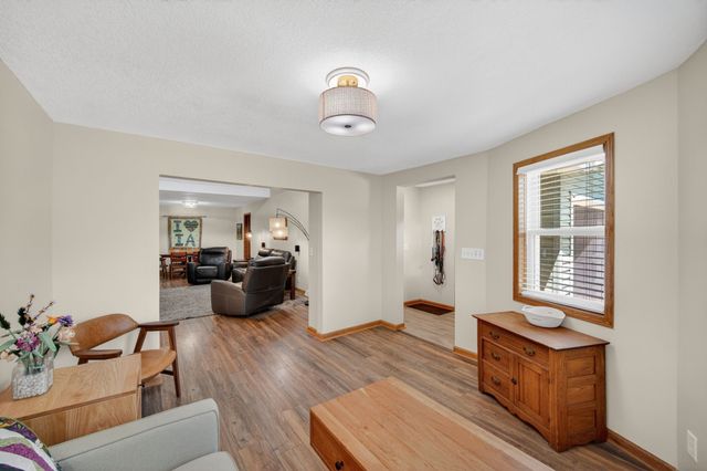 5536 NE 3rd Street, Des Moines, IA 50313