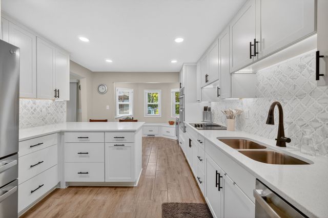 5536 NE 3rd Street, Des Moines, IA 50313