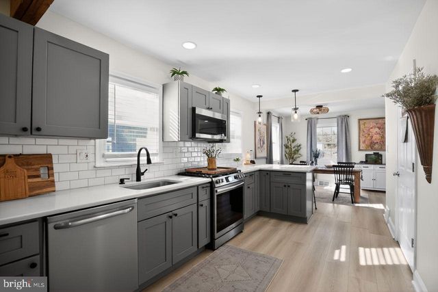 10 ELINOR AVE, Stratford, NJ 08084