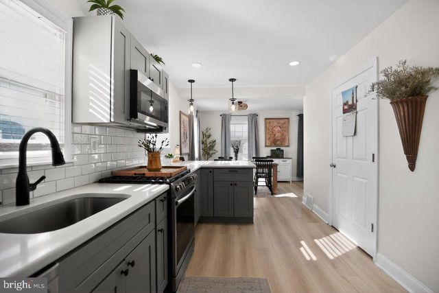 10 ELINOR AVE, Stratford, NJ 08084