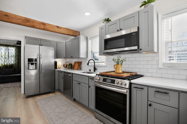 10 ELINOR AVE, Stratford, NJ 08084