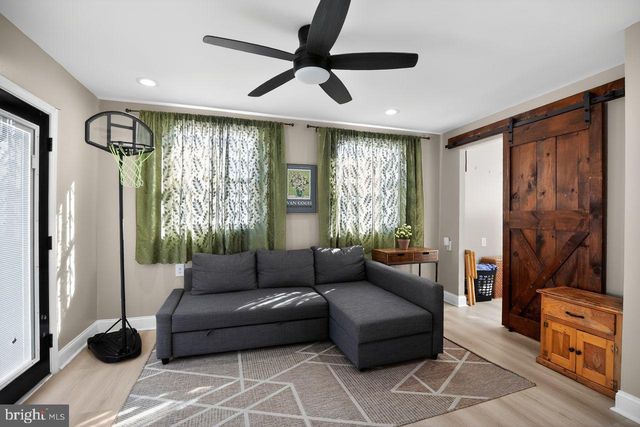 10 ELINOR AVE, Stratford, NJ 08084