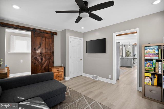 10 ELINOR AVE, Stratford, NJ 08084