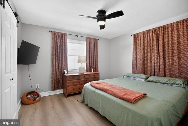 10 ELINOR AVE, Stratford, NJ 08084