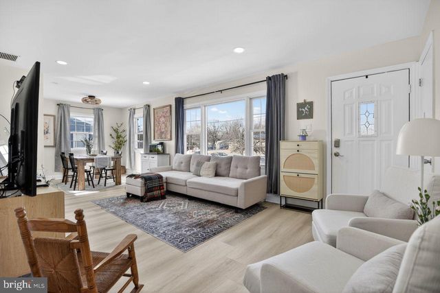 10 ELINOR AVE, Stratford, NJ 08084