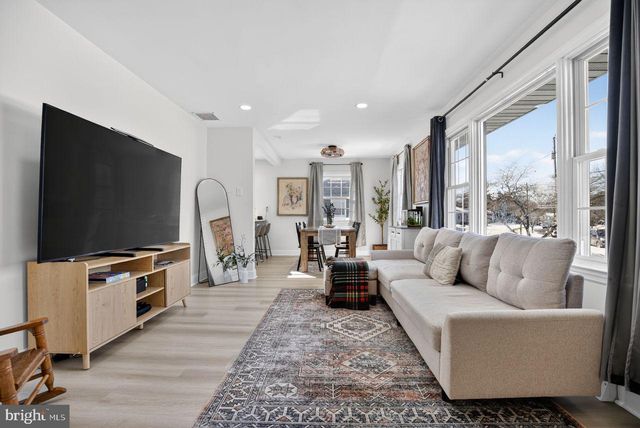 10 ELINOR AVE, Stratford, NJ 08084