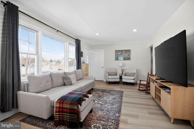 10 ELINOR AVE, Stratford, NJ 08084