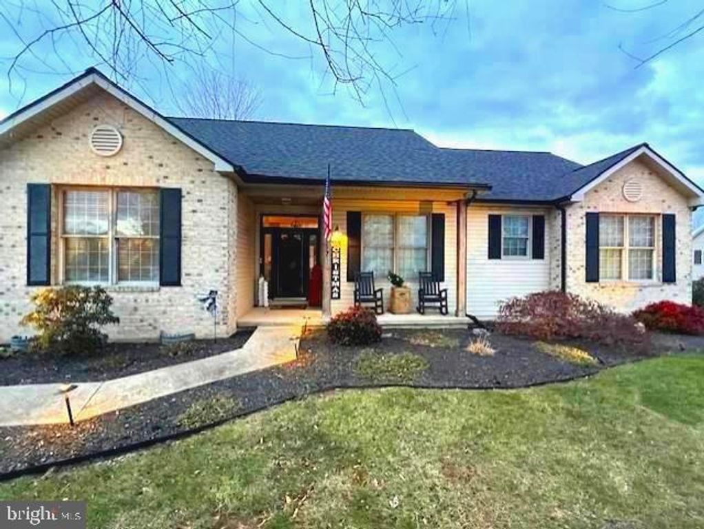 117 YALE LN, Falling Waters, WV 25419