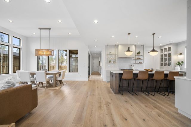 3350 NW Leavitt Lane, Bend, OR 97703