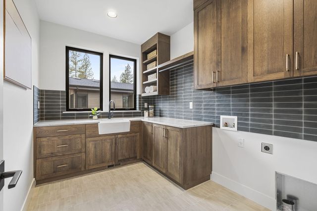 3350 NW Leavitt Lane, Bend, OR 97703