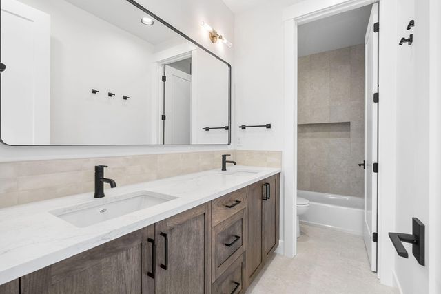 3350 NW Leavitt Lane, Bend, OR 97703