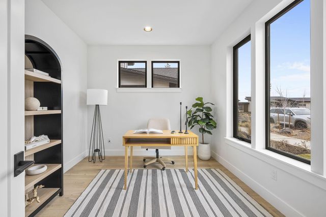 3350 NW Leavitt Lane, Bend, OR 97703