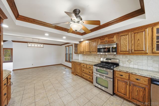 9513 S Lakewood Avenue, Tulsa, OK 74137