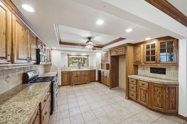 9513 S Lakewood Avenue, Tulsa, OK 74137