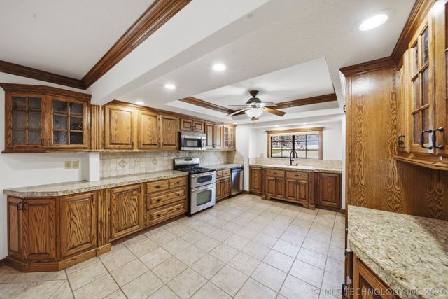 9513 S Lakewood Avenue, Tulsa, OK 74137