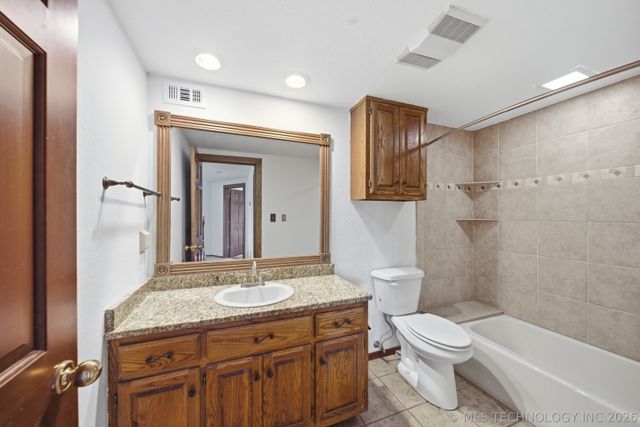 9513 S Lakewood Avenue, Tulsa, OK 74137