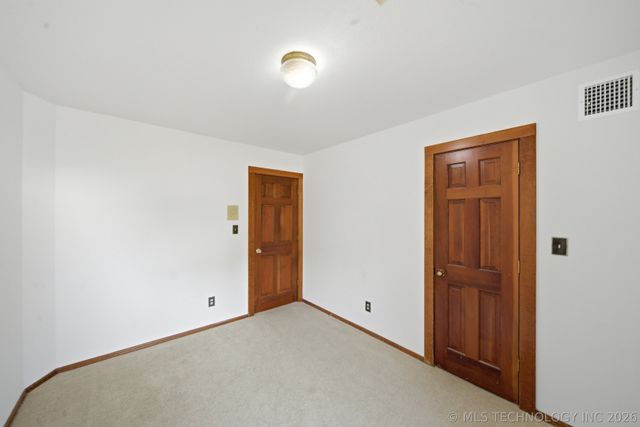 9513 S Lakewood Avenue, Tulsa, OK 74137