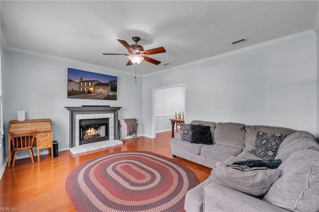 425 Fleming CIR, Chesapeake, VA 23323