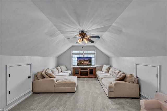 425 Fleming CIR, Chesapeake, VA 23323
