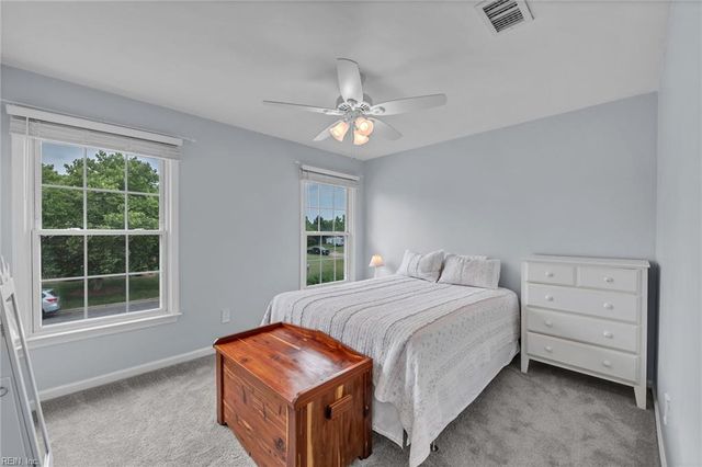 425 Fleming CIR, Chesapeake, VA 23323