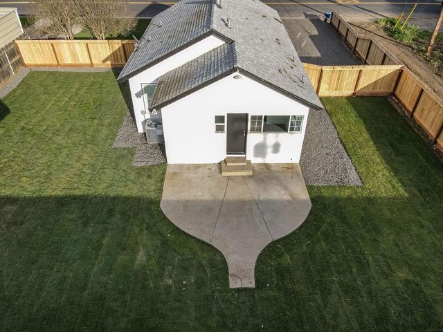 17-19 I St, Empire, CA 95319