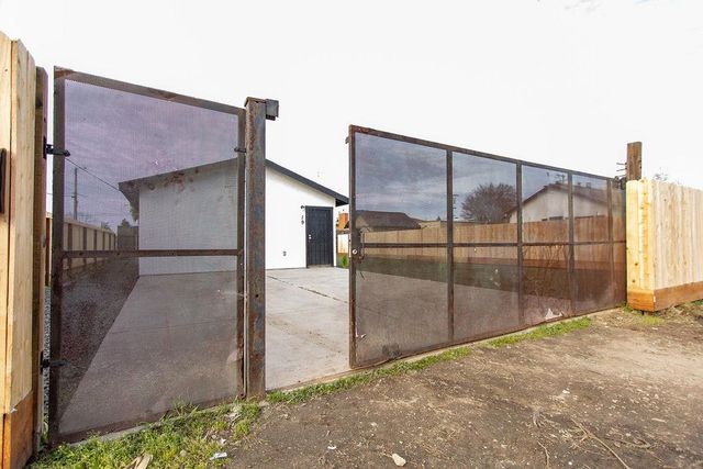 17-19 I St, Empire, CA 95319