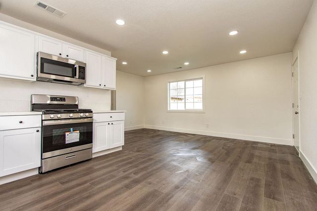 17-19 I St, Empire, CA 95319