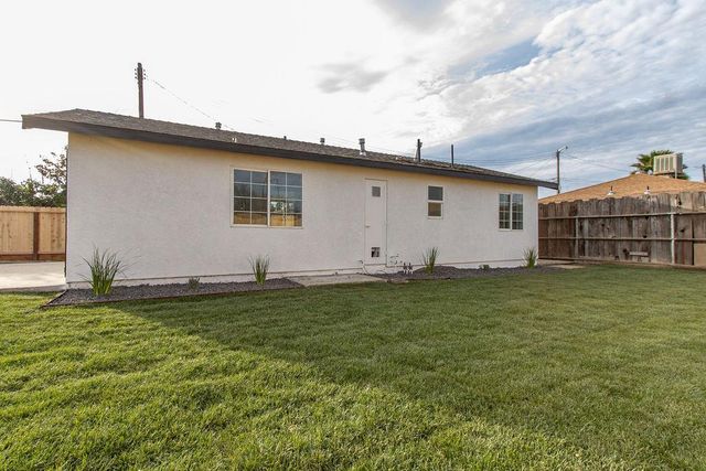 17-19 I St, Empire, CA 95319