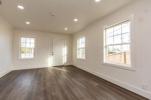 17-19 I St, Empire, CA 95319