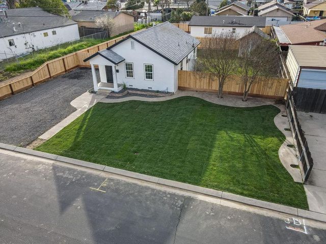 17-19 I St, Empire, CA 95319