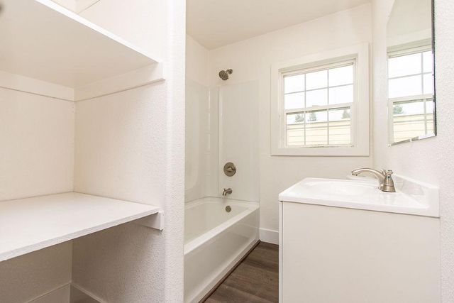 17-19 I St, Empire, CA 95319