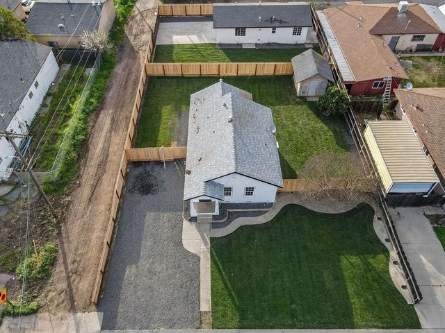 17-19 I St, Empire, CA 95319