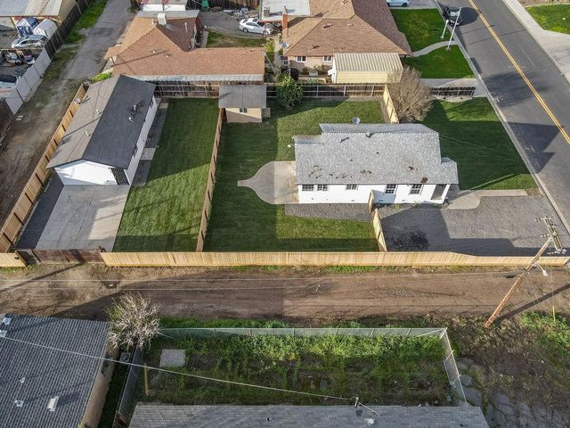 17-19 I St, Empire, CA 95319