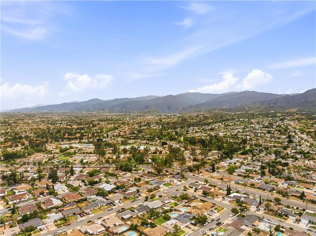 1040 Sapphire Lane, Corona, CA 92882