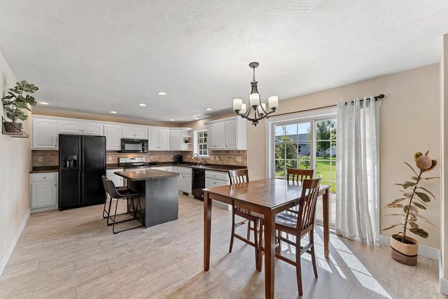 W5985 SWEET WILLIAM DRIVE, Appleton, WI 54915