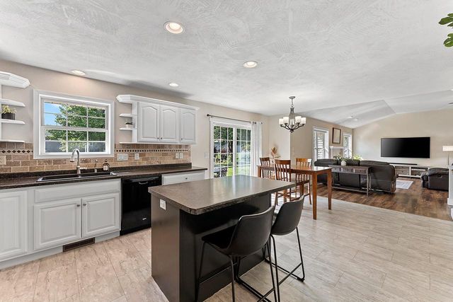 W5985 SWEET WILLIAM DRIVE, Appleton, WI 54915