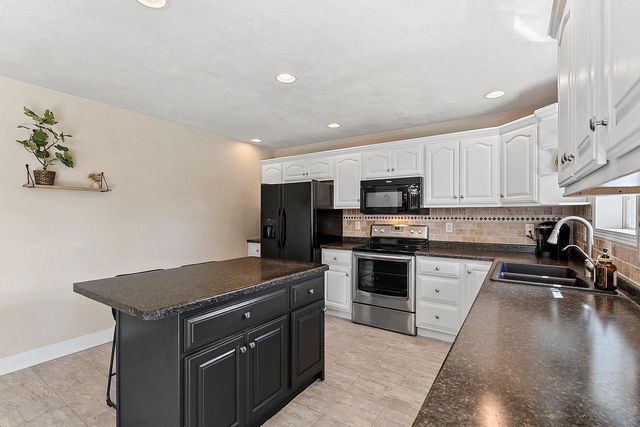 W5985 SWEET WILLIAM DRIVE, Appleton, WI 54915