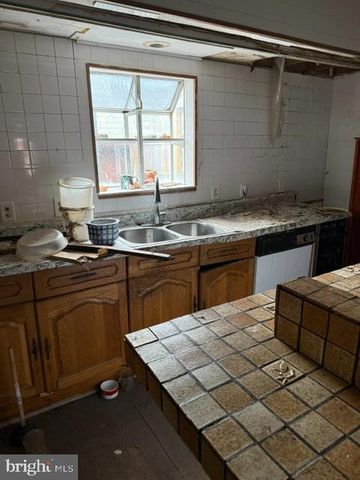 932-934-934 ATLANTIC AVE, Camden, NJ 08104