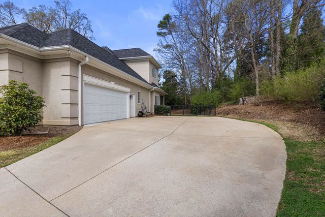 104 Autumn Wood Ct, Spartanburg, SC 29302