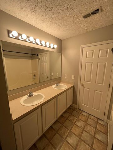 5171 Mantua Drive, 64C, Canal Winchester, OH 43110