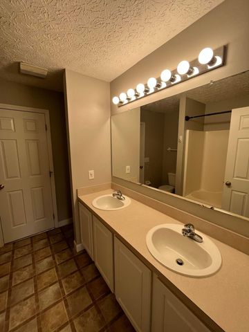 5171 Mantua Drive, 64C, Canal Winchester, OH 43110