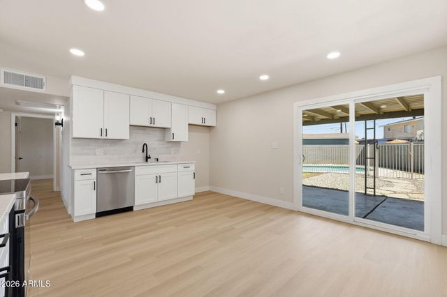 3714 W ECHO Lane, Phoenix, AZ 85051