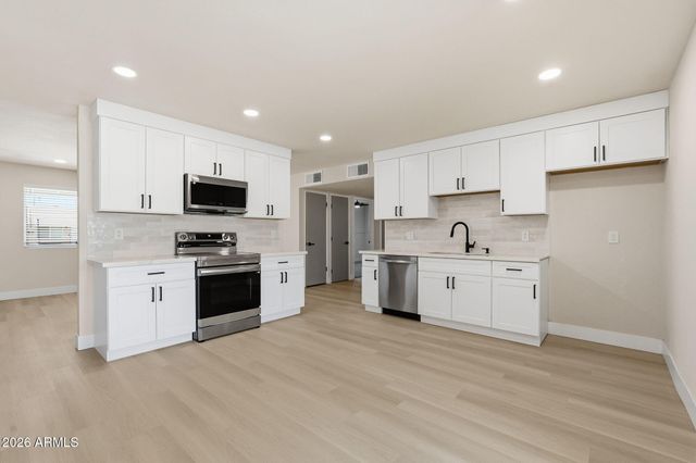 3714 W ECHO Lane, Phoenix, AZ 85051