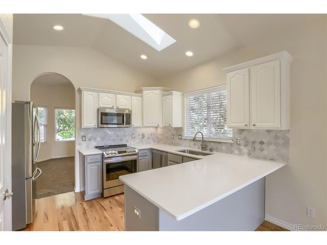 2054 Falcon Dr, Longmont, CO 80503