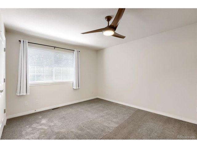 2054 Falcon Dr, Longmont, CO 80503
