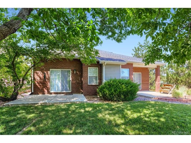 2054 Falcon Dr, Longmont, CO 80503